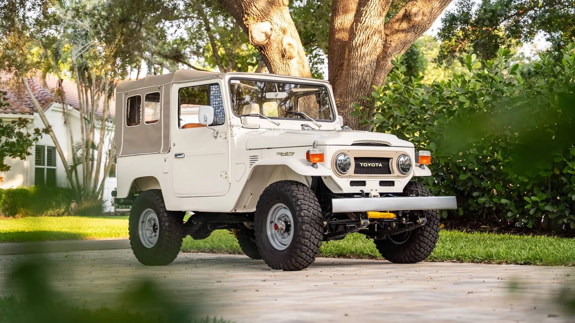 1977 Toyota Land Cruiser FJ40 for Sale With 369 Miles Shown