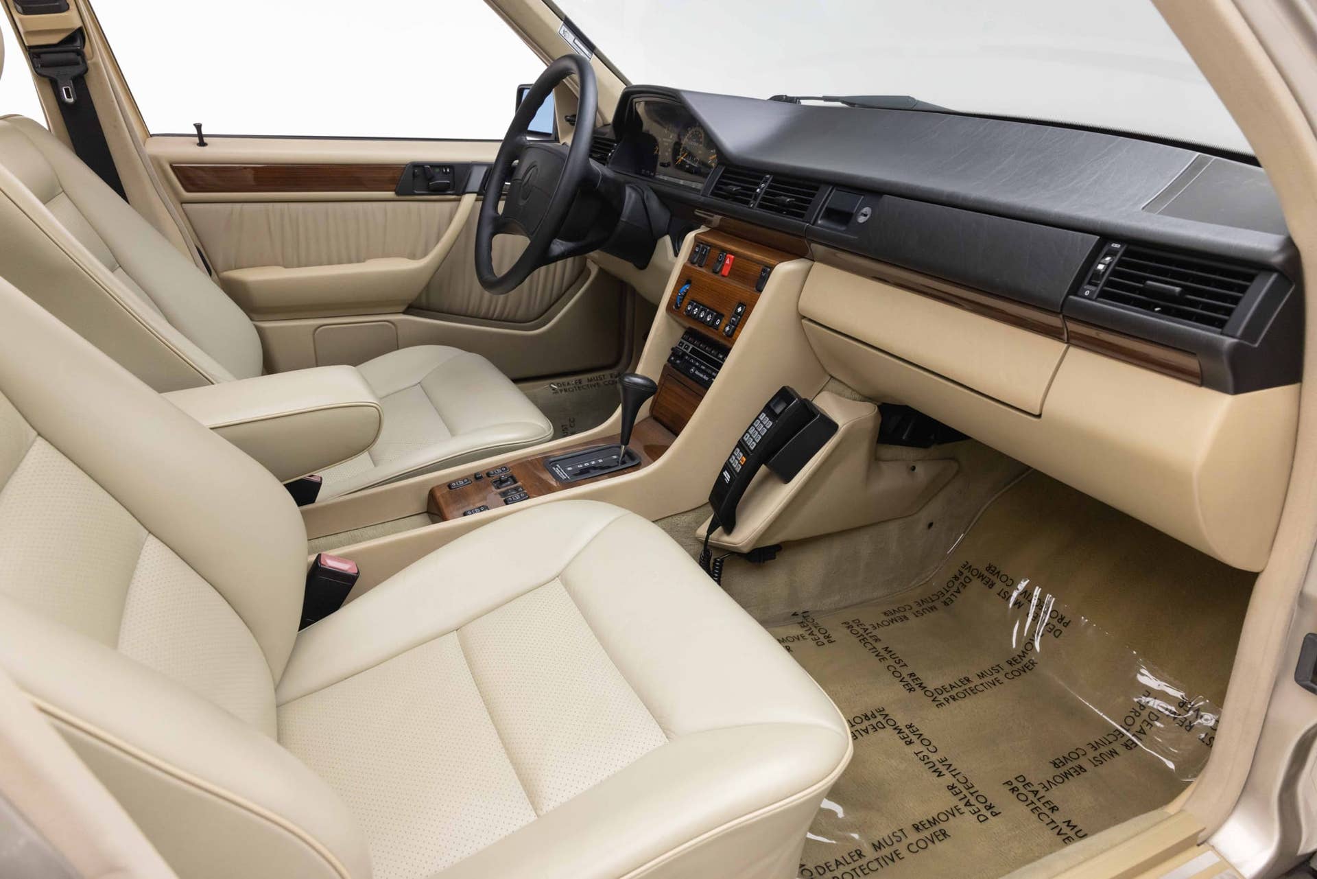 1991 Mercedes-Benz 300E (W124)