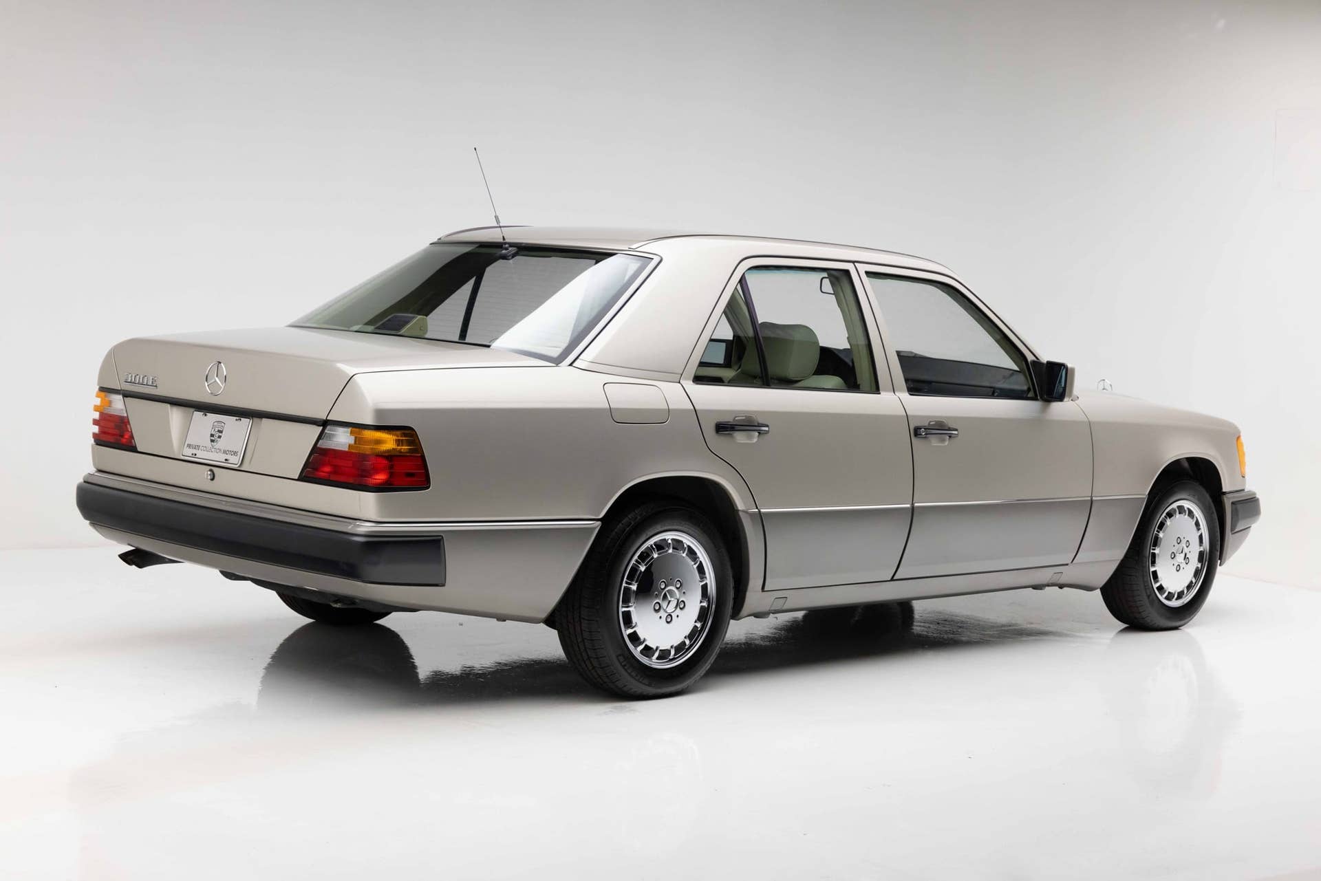 1991 Mercedes-Benz 300E (W124)