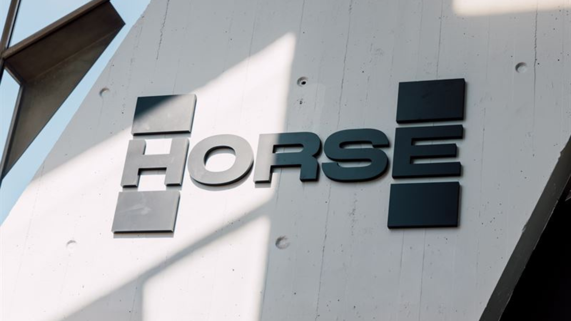 Horse Powertrain Logo