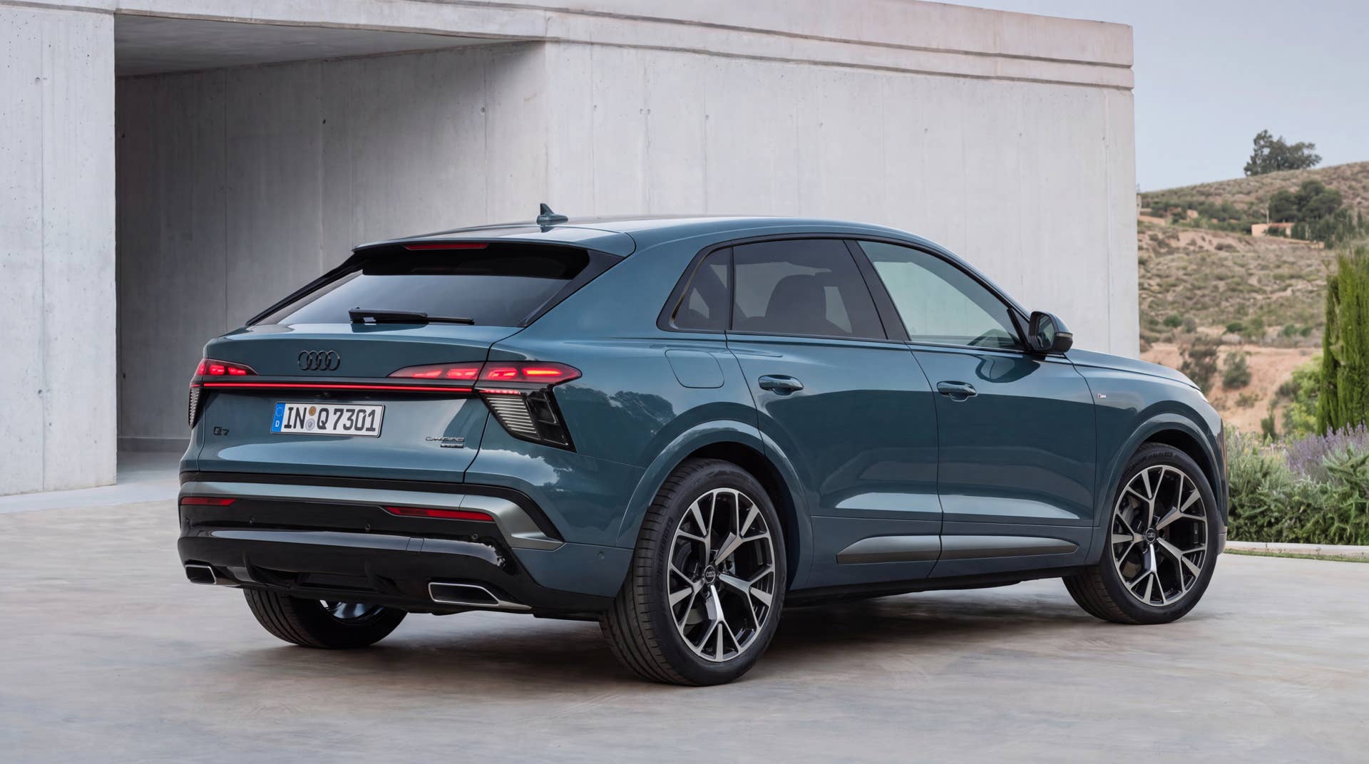 2028 Audi Q8 Concept Render