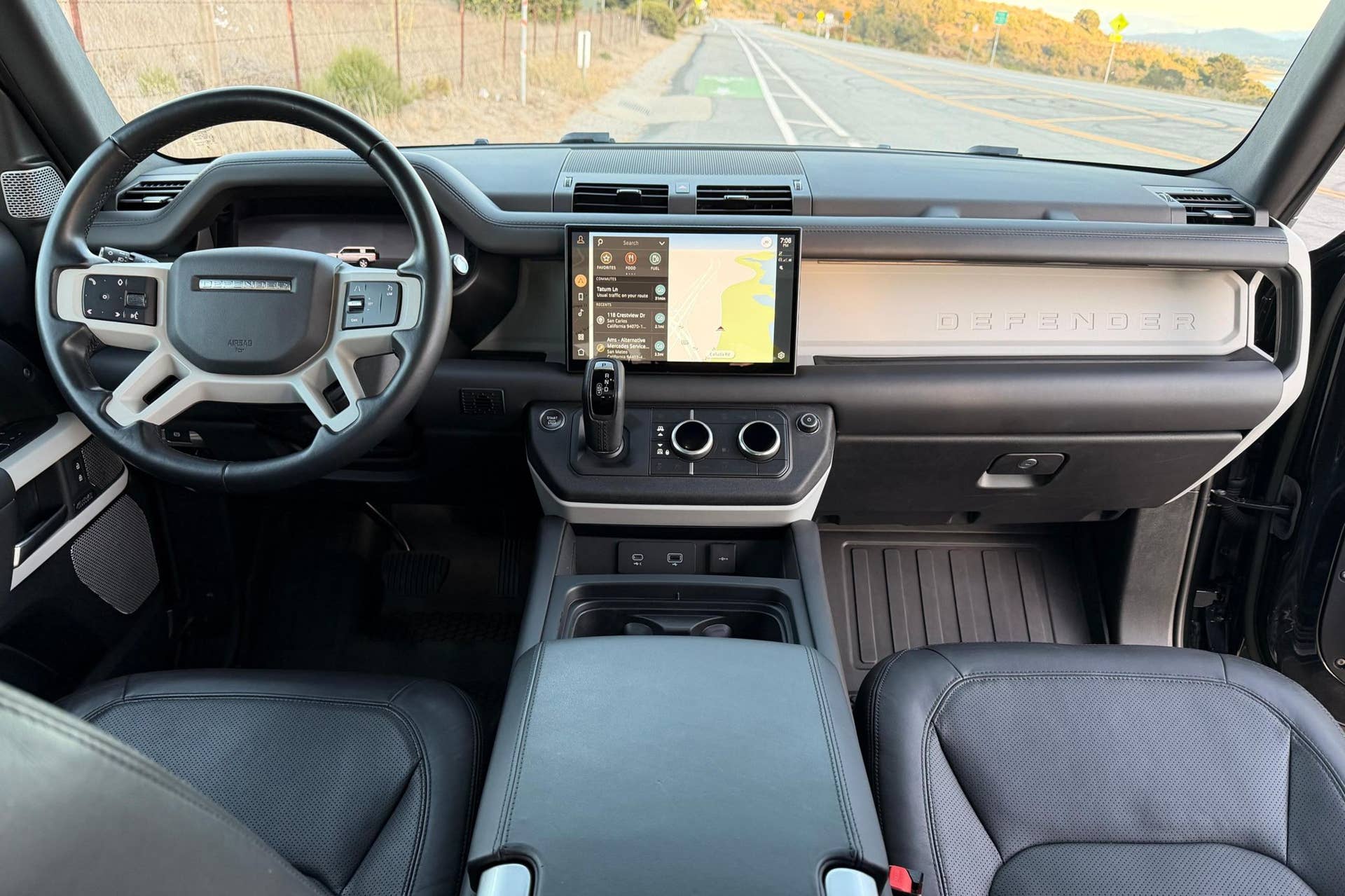 2023 Land Rover Defender 130 SE