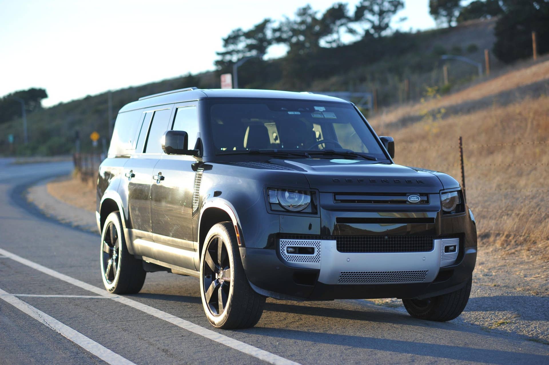 2023 Land Rover Defender 130 SE