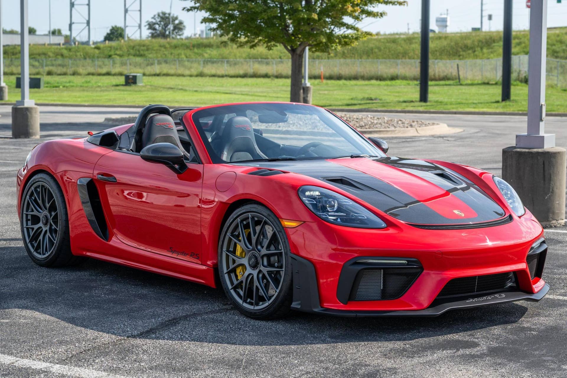2025 Porsche 718 Spyder RS Weissach for Sale With 600 Miles - Autoblog