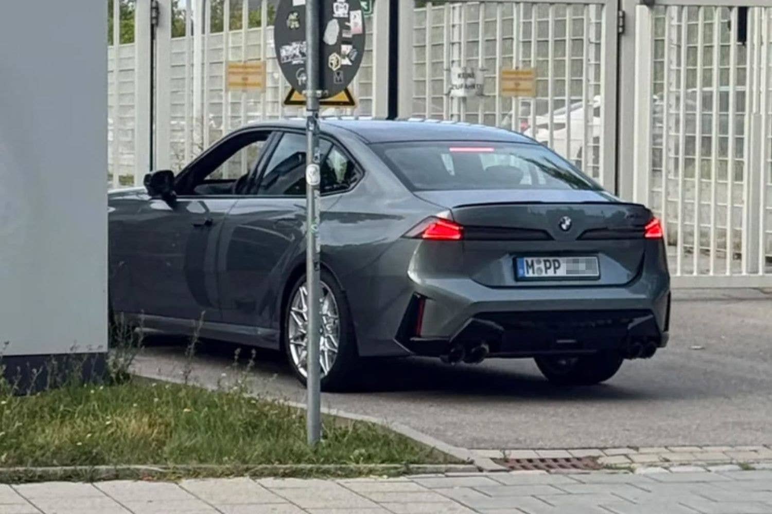The Munich Dual-Track: Why the 2027 3 Series Refuses to Abandon Combustion — Future Cars