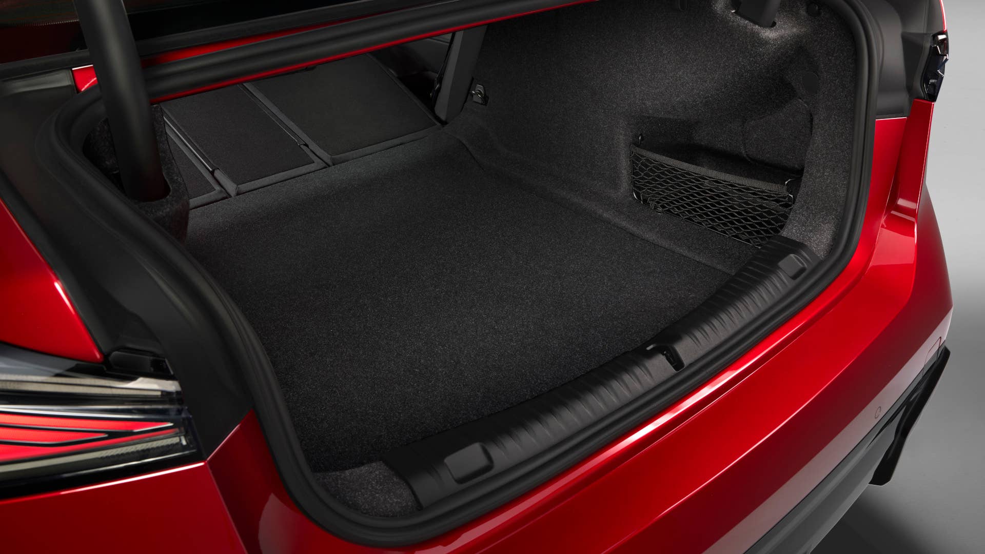 2027 BMW M350 trunk