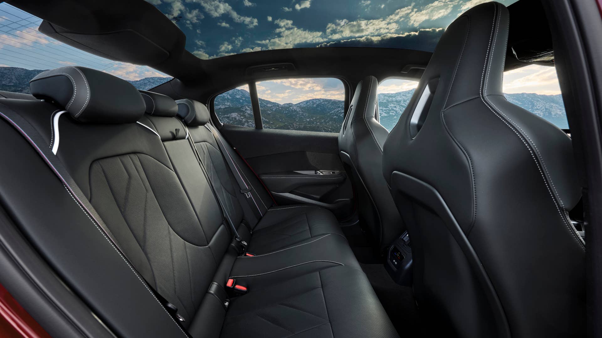 2027 BMW M350 interior