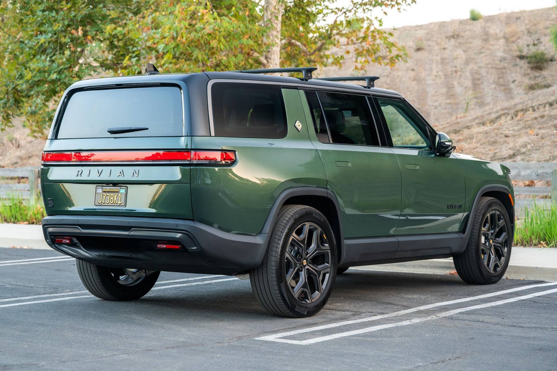 2025 Rivian R1S Adventure Edition