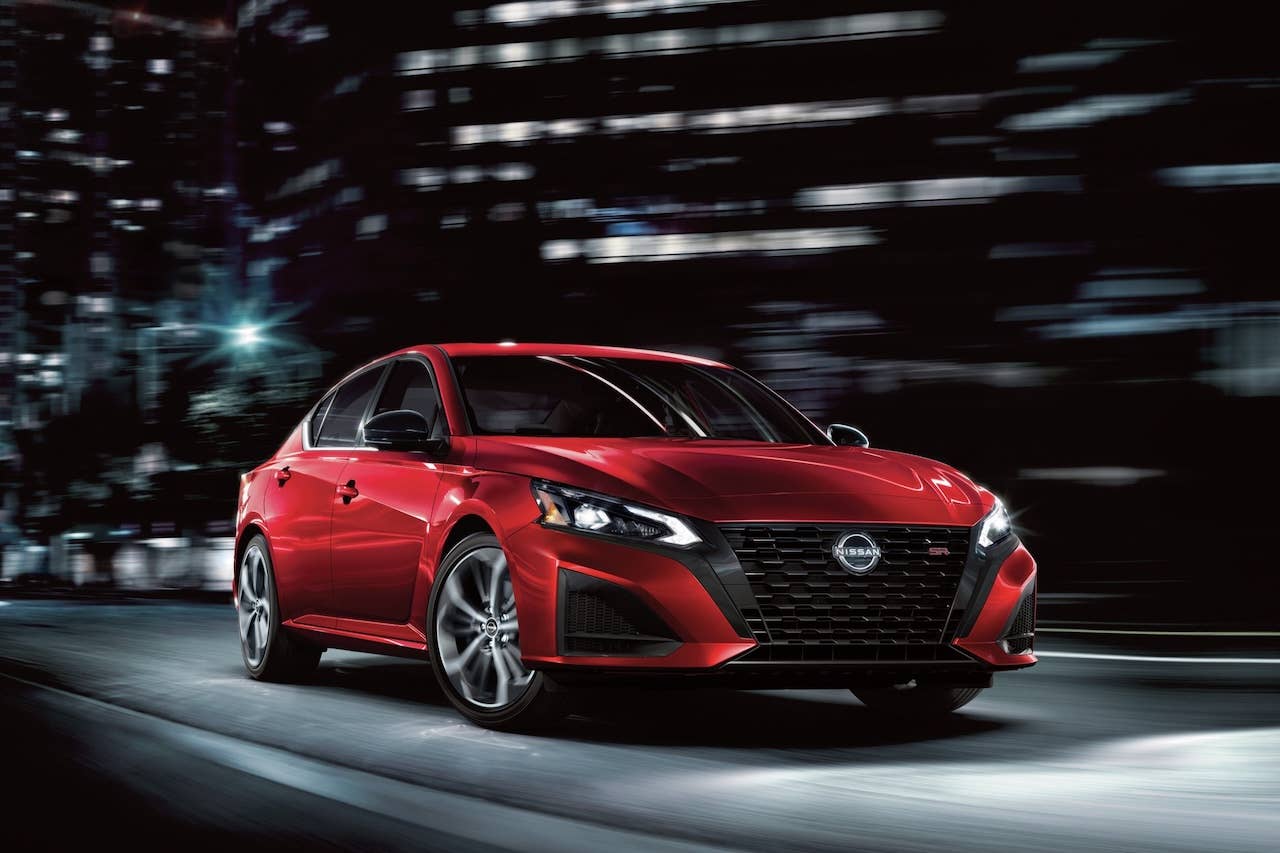 Nissan Gives the Altima Another Year, But Cuts Choices and Raises ...
