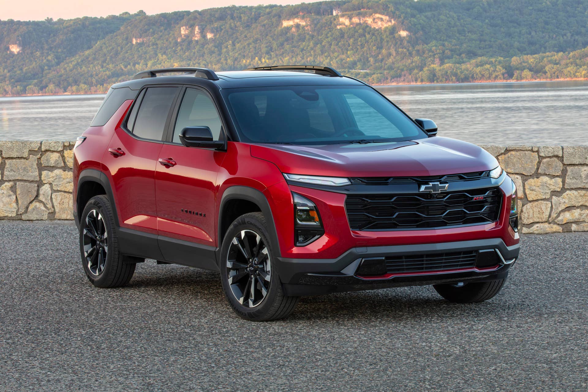 2025-2026 Chevrolet Equinox RS in Radian Red Tintcoat and Mosaic Black 2-tone front angled view