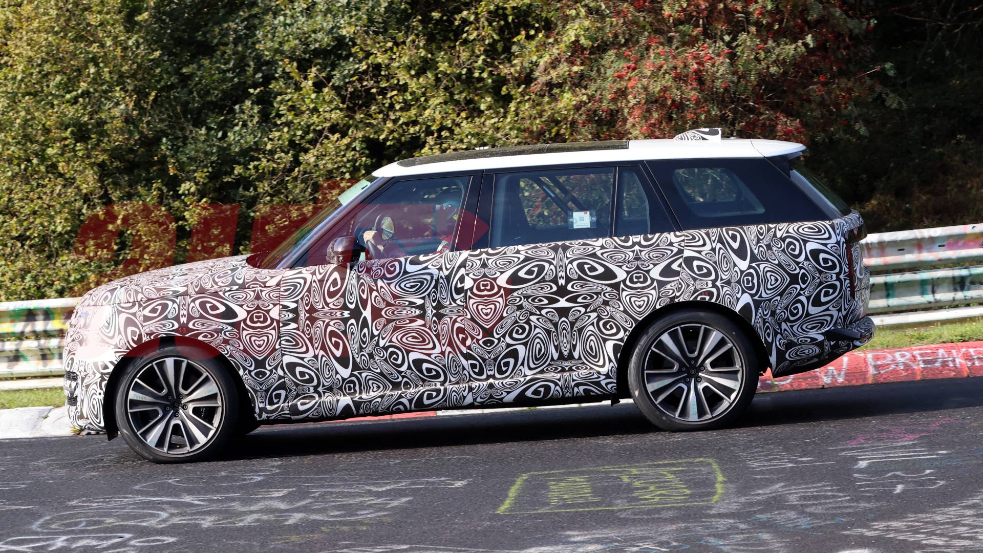 2028 Range Rover Spy Shots Reveal Changes You'll Barely Notice - Autoblog
