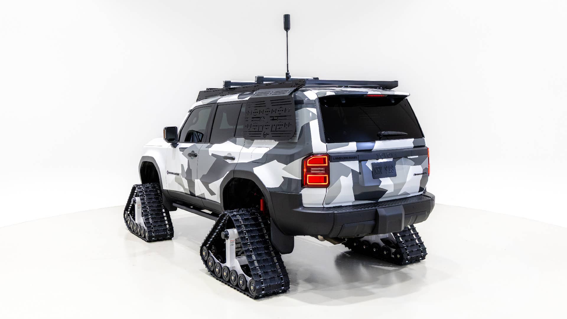 2026 Toyota Land Cruiser Snowhunter SEMA Concept