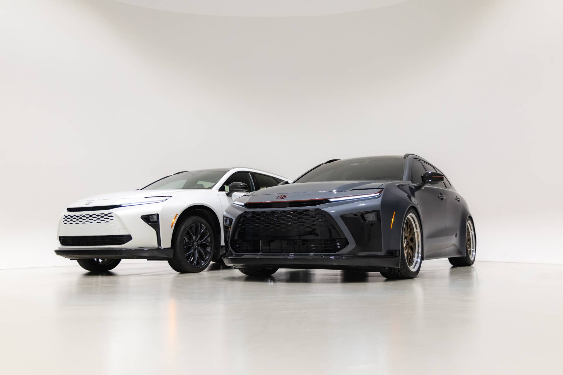 Toyota Crown Signia and Toyota Crown Signia GT-S Concept