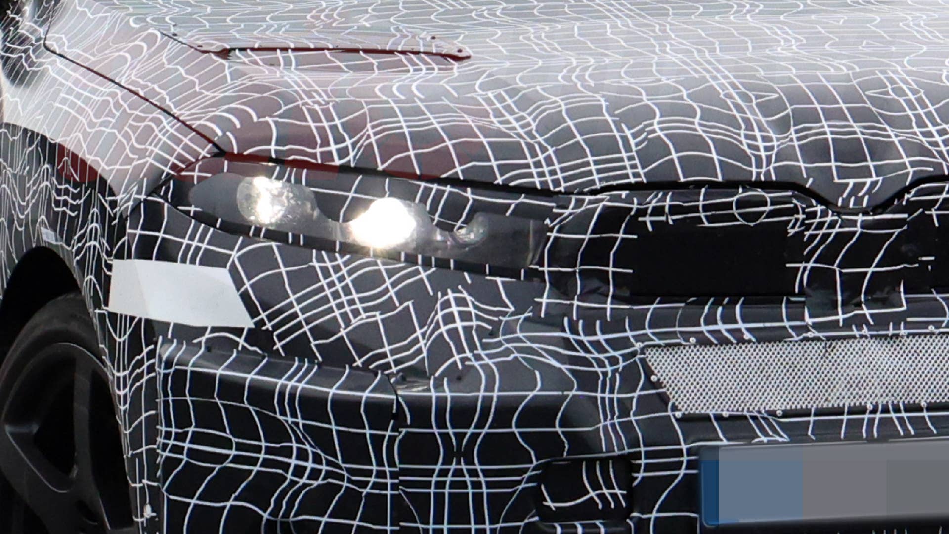 2028 BMW X5 M prototype spy shot
