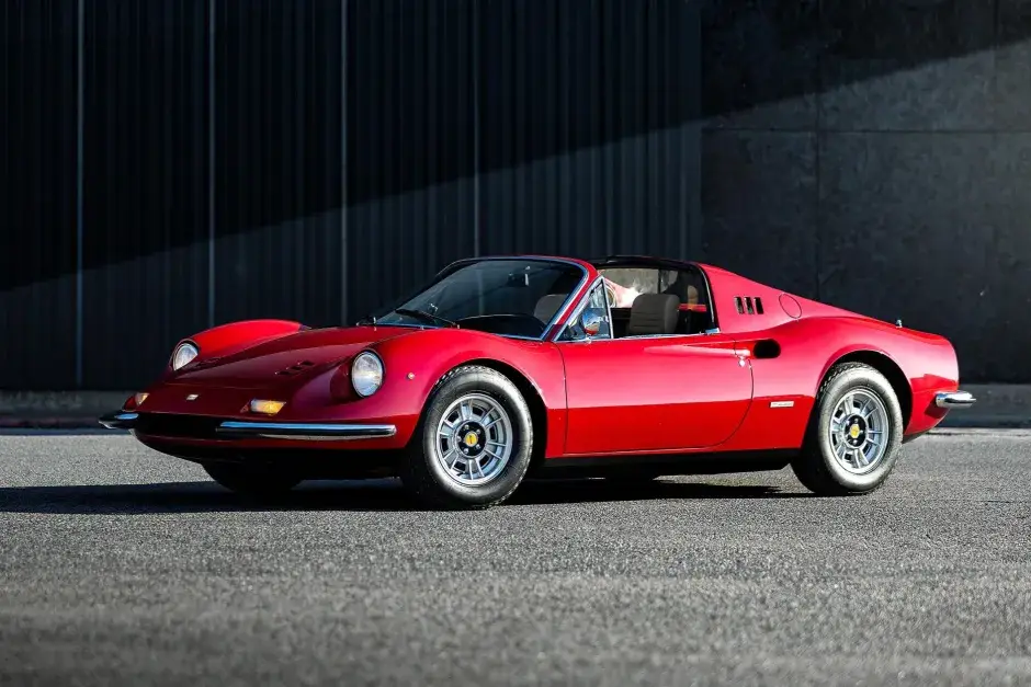 1973er Dino 246 GTS, der einst Bob Seger gehörte, wird auf Bring a Trailer ...