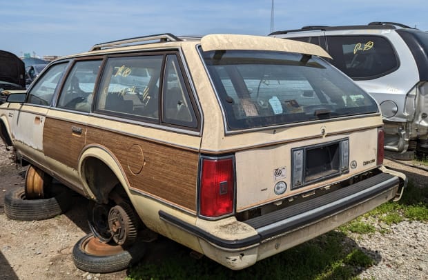 Junkyard Gem 1986 Oldsmobile Cutlass Cruiser Autoblog