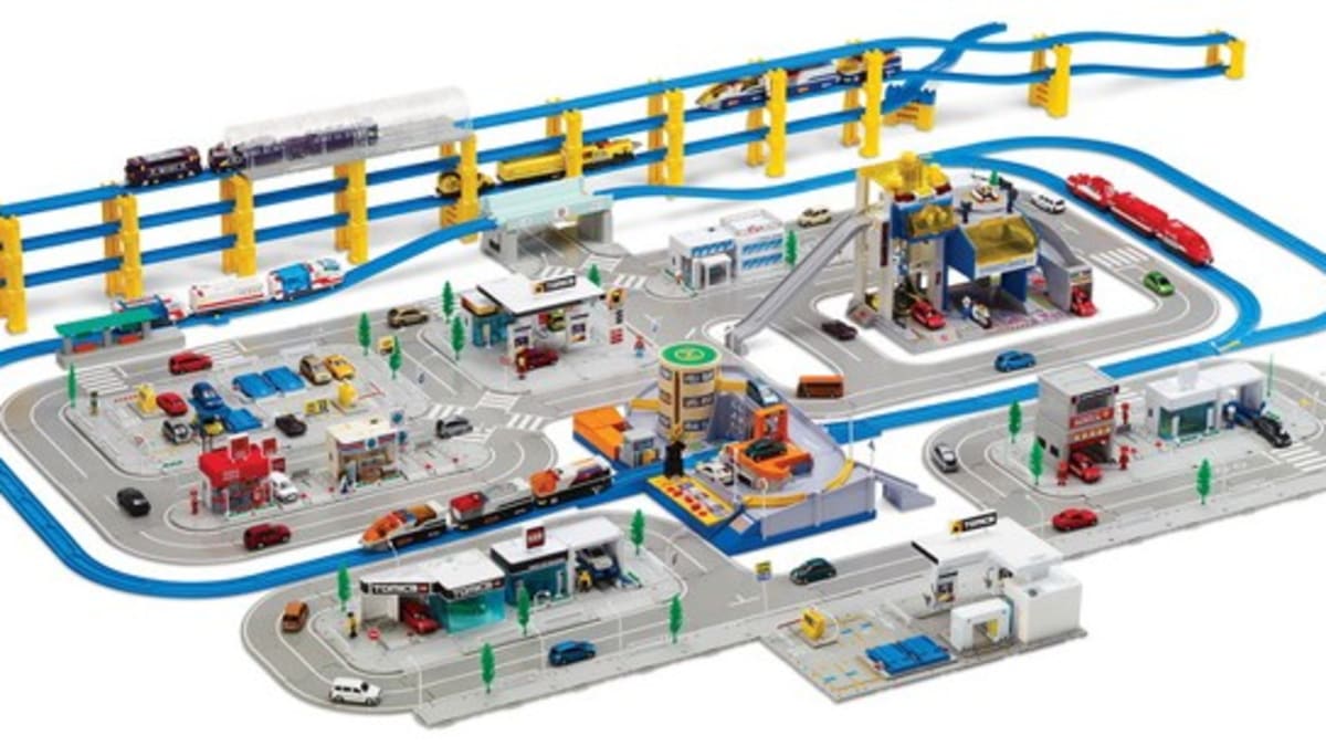 Tomica hypercity mega station set hotsell
