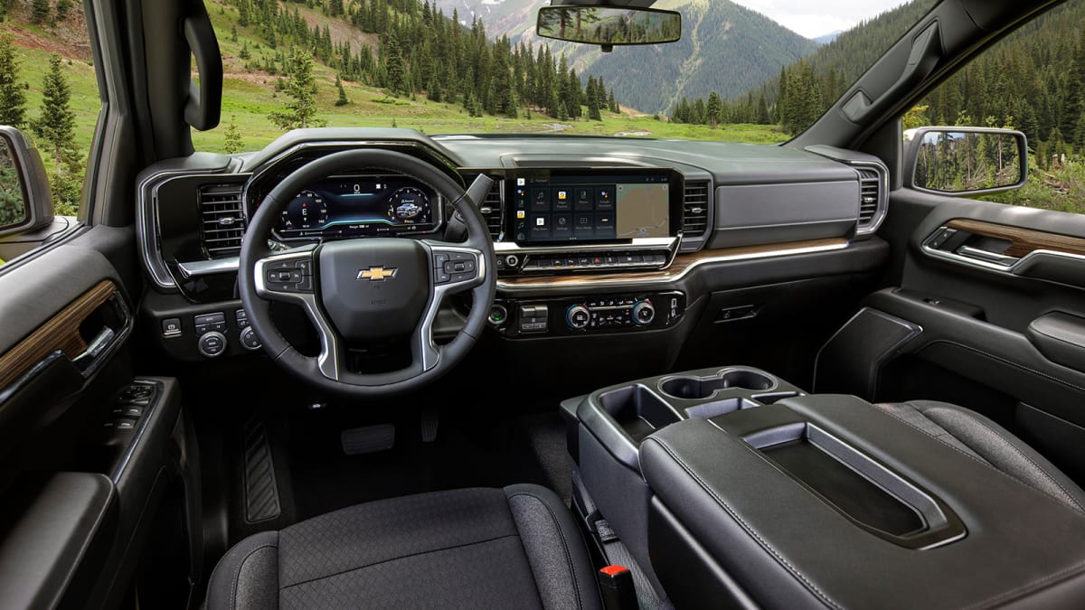 Here s the new 2022 Chevy Silverado interior. It s so much better Autoblog