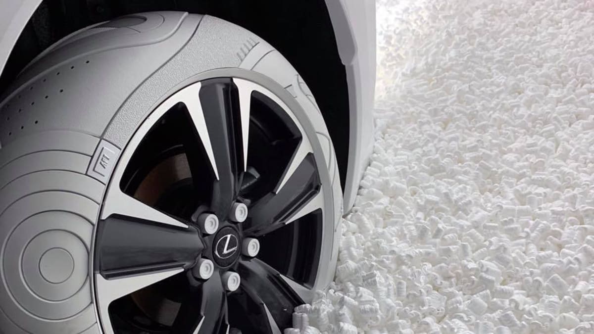 Lexus with nike tires online