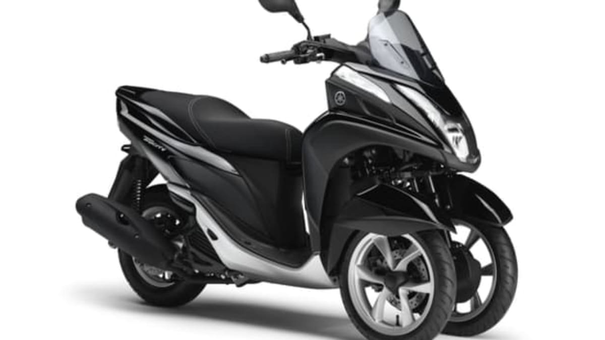 Yamaha two wheels in front outlet