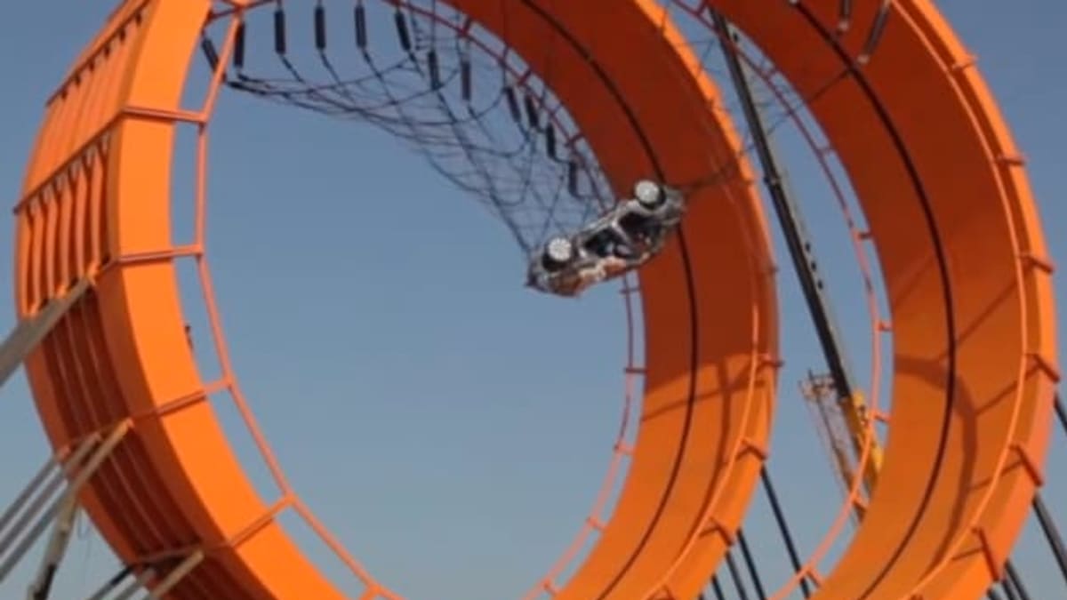 Real life hot wheels loop online