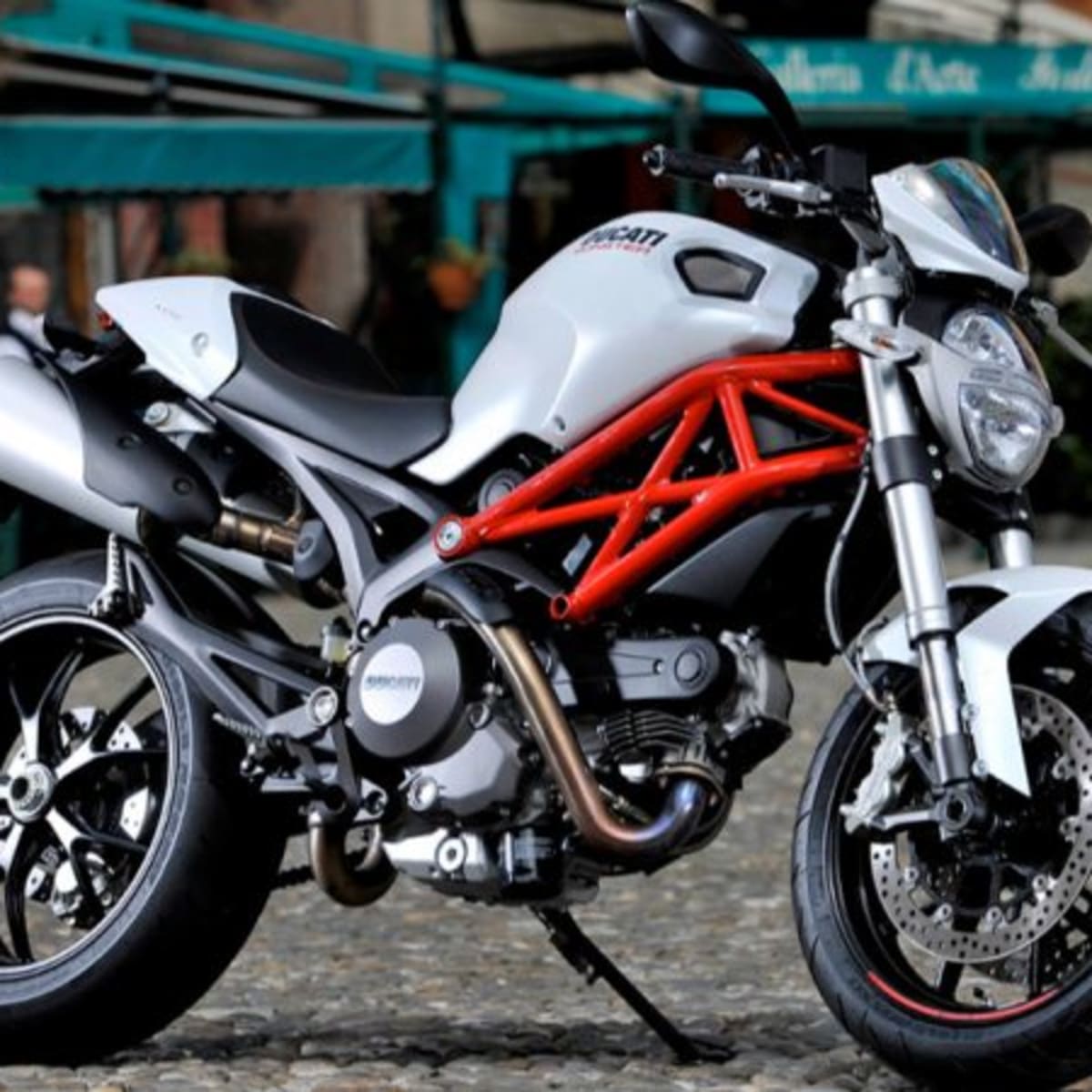 2011 monster 796 online