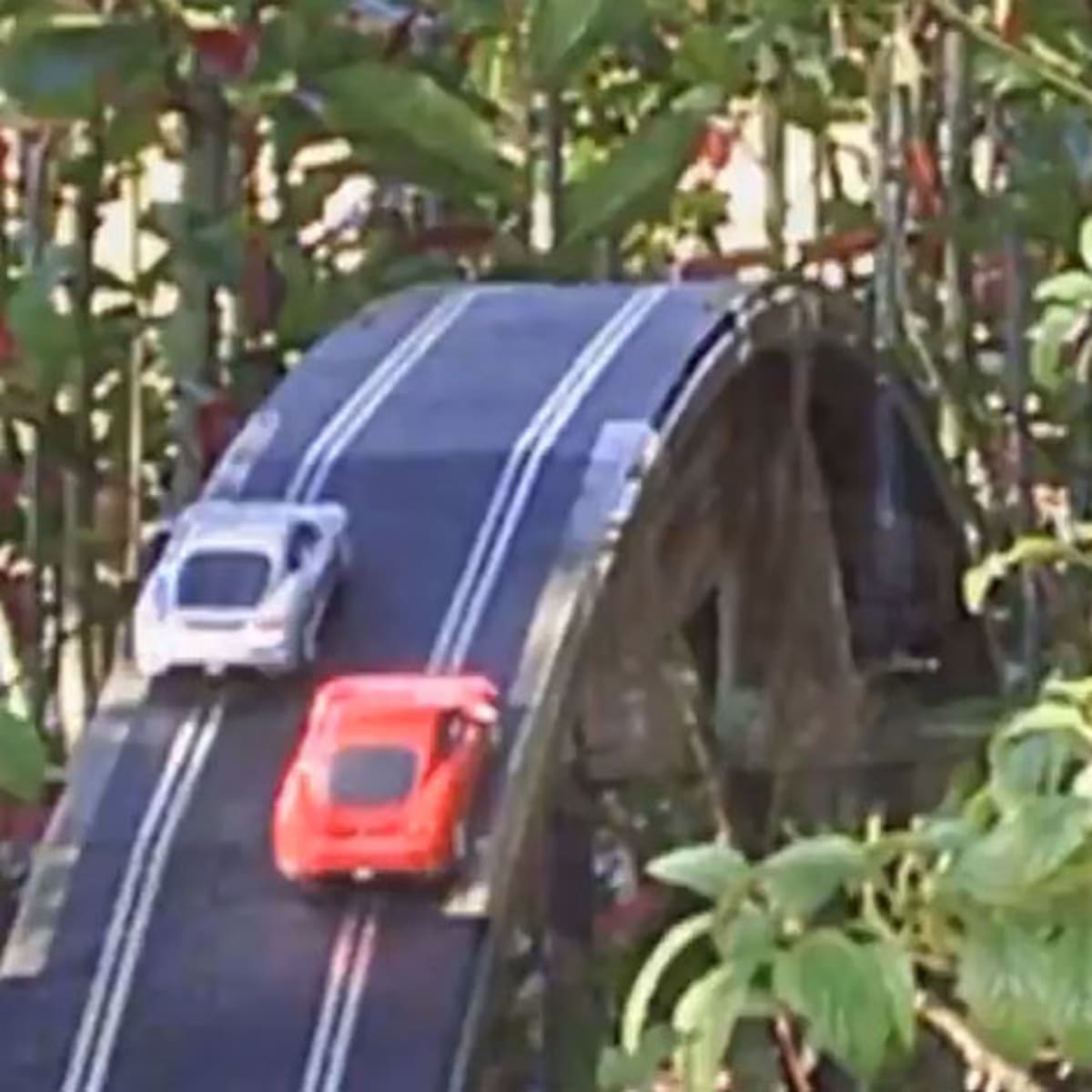 VIDEO World s longest Scalectric track assembled at Brooklands James May officiates Autoblog
