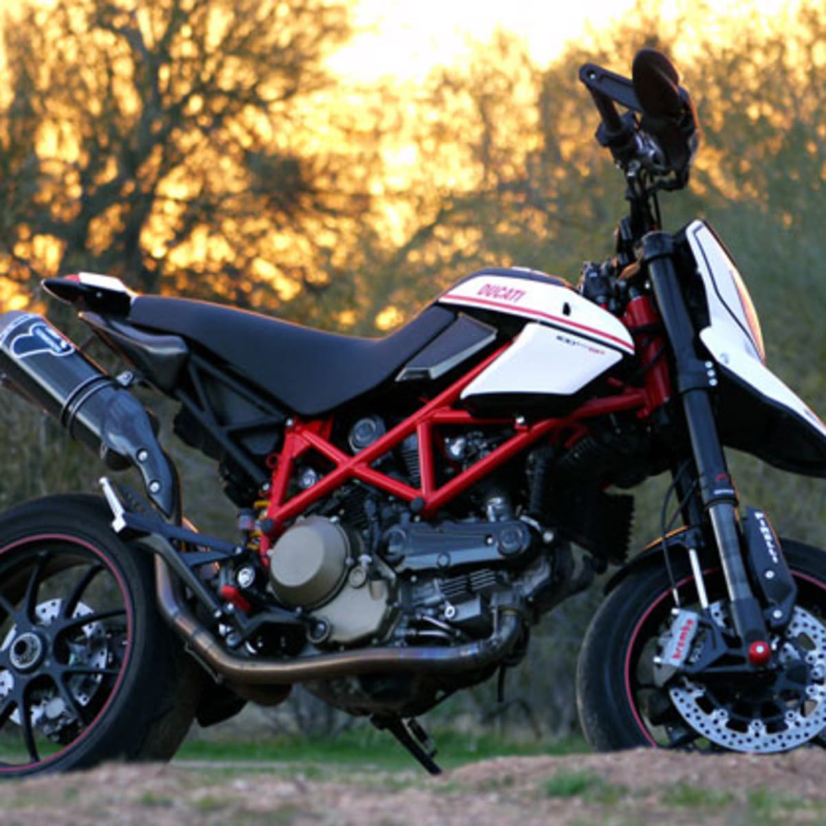 2010 ducati hypermotard 1100 top