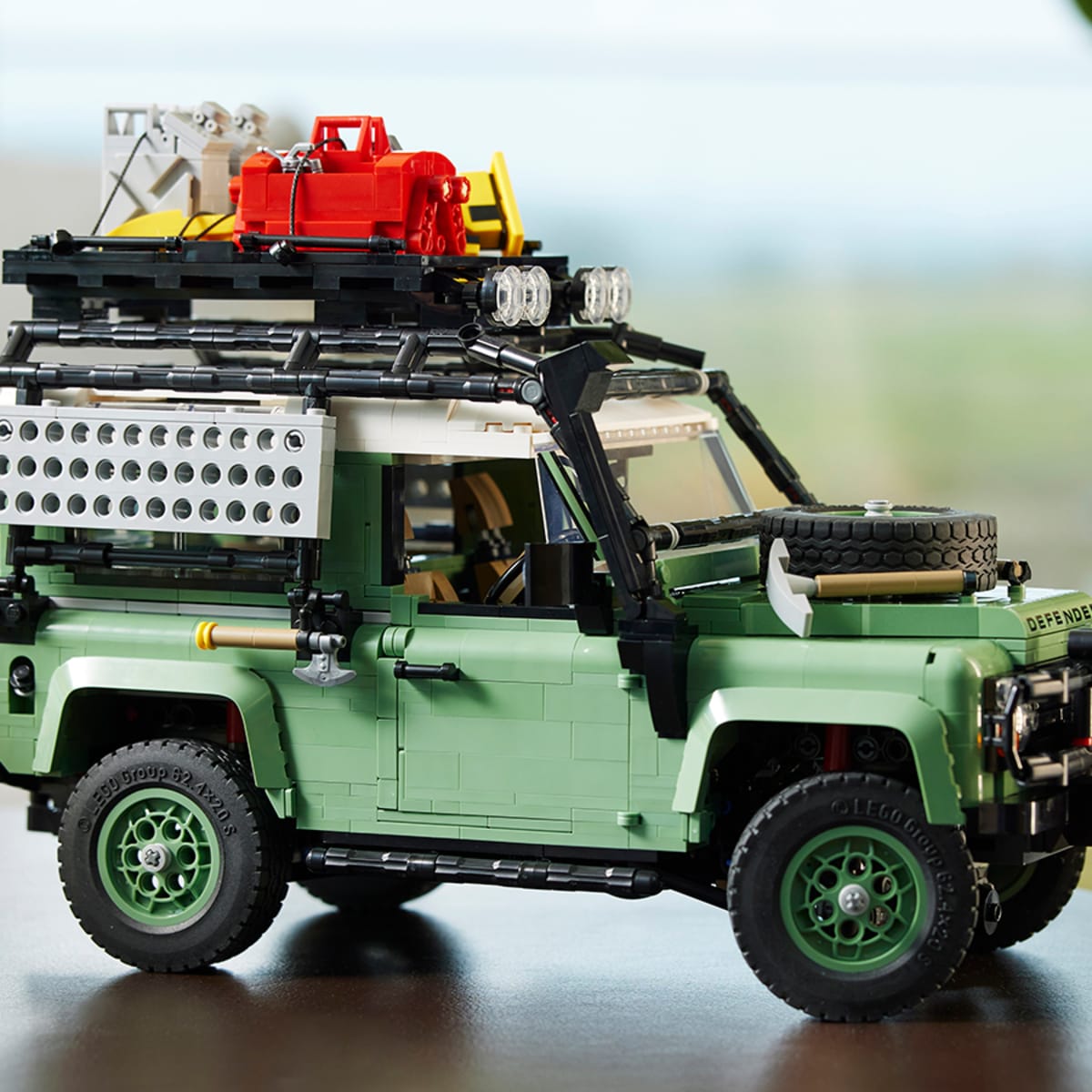 Lego releases a 2 336 piece Land Rover Defender 90 kit Autoblog