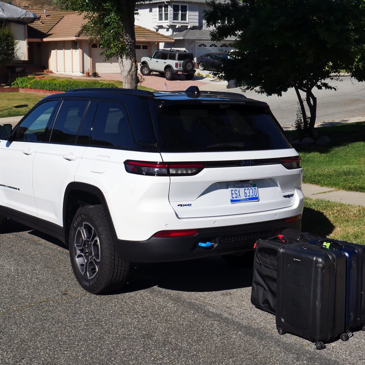 Jeep Grand Cherokee Luggage Test How much cargo space Autoblog