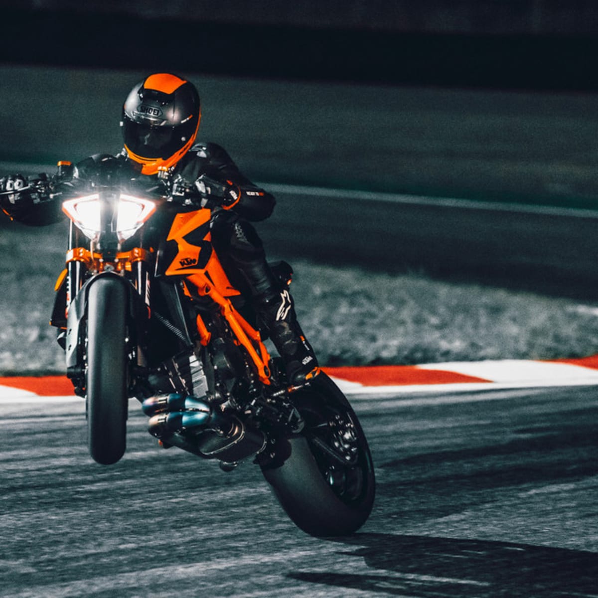 2020 super duke r review on sale