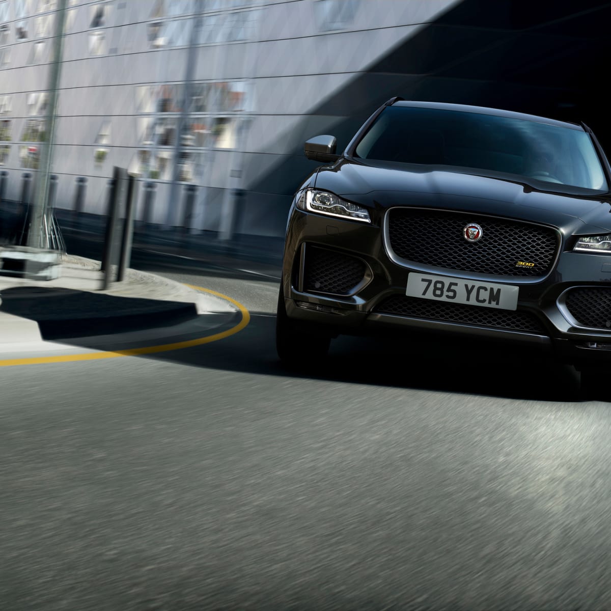 F pace 300 sport 2025