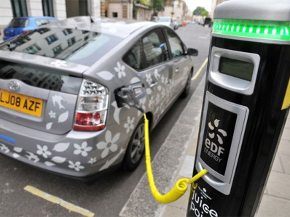 EDF Toyota start UK plug in Prius tests today Autoblog