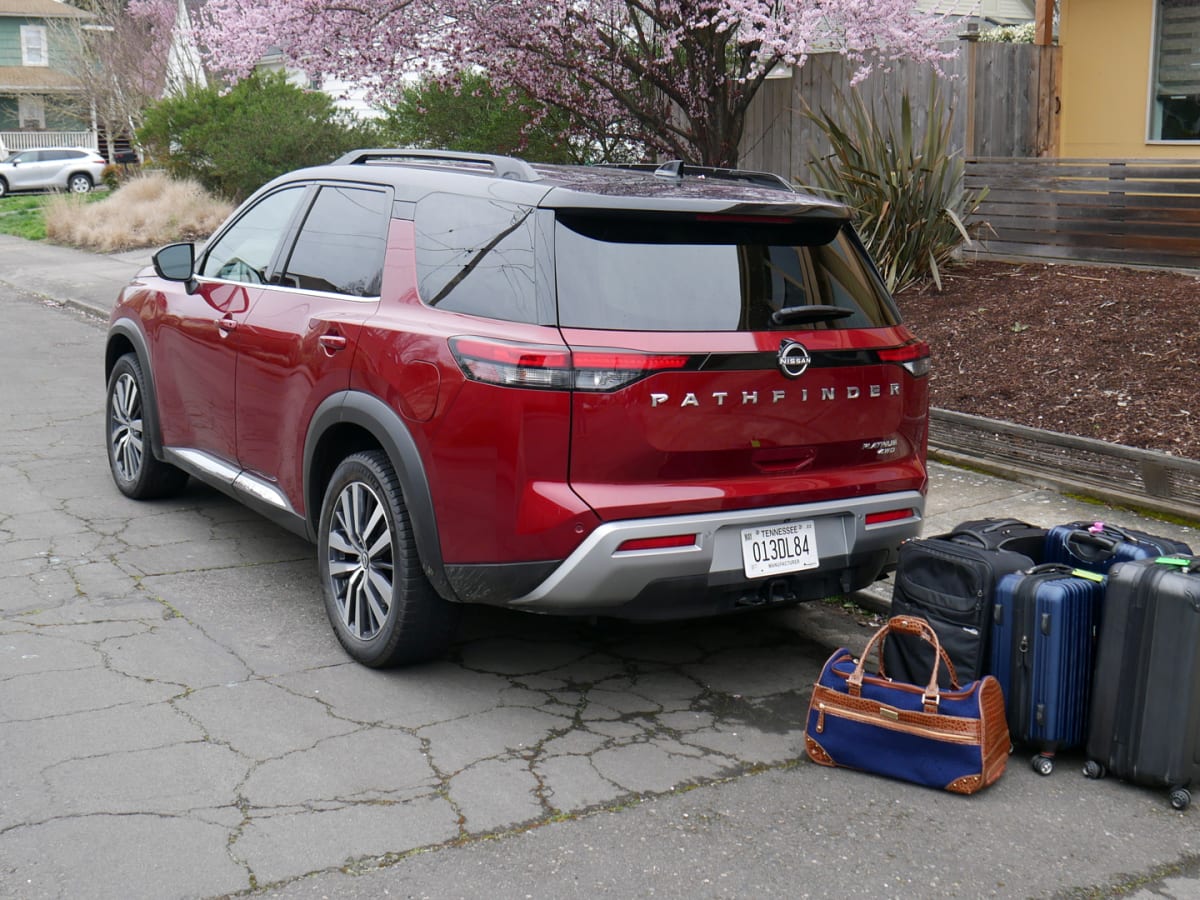 Pathfinder suitcase online