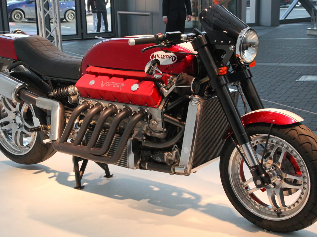 Dodge v10 bike clearance