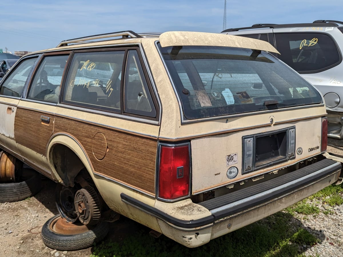 Junkyard Gem 1986 Oldsmobile Cutlass Cruiser Autoblog