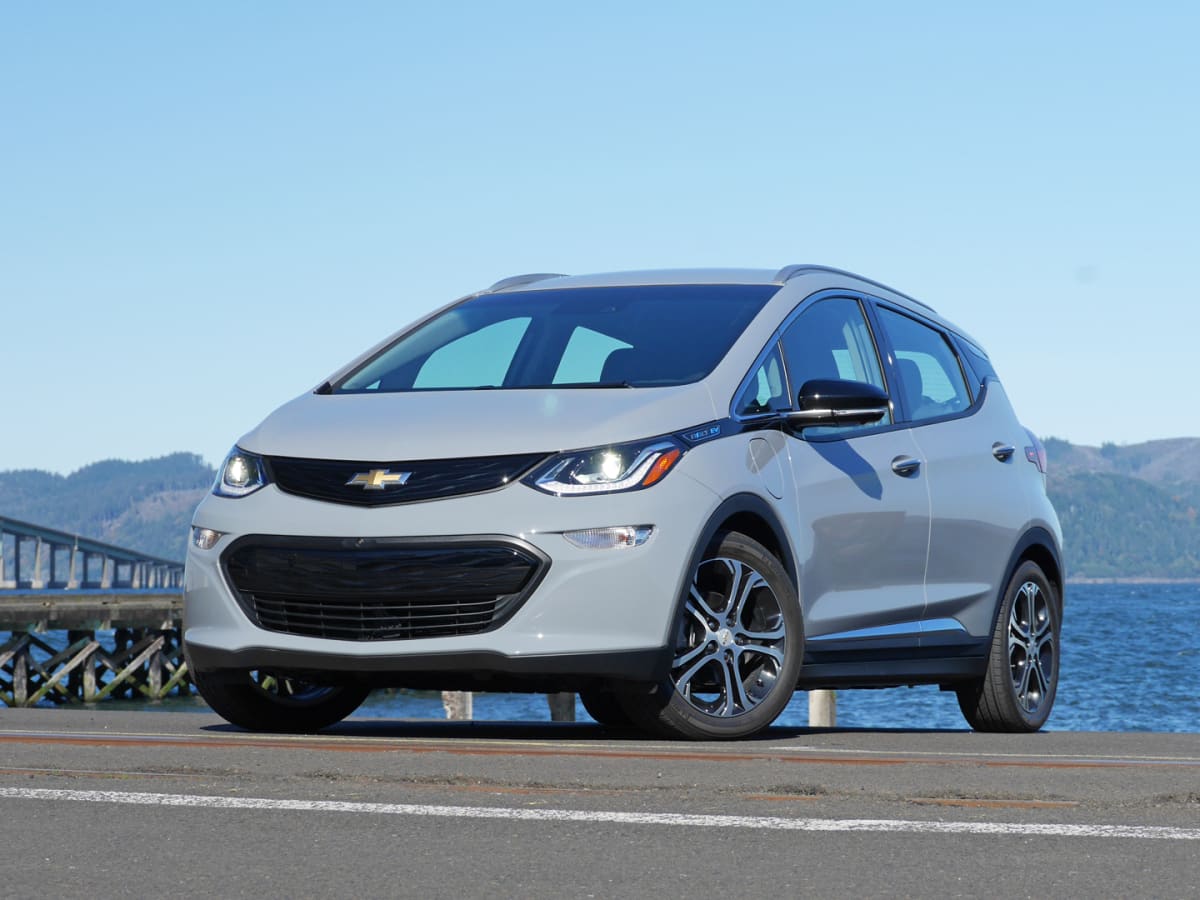 Chevy bolt specs 2020 2025
