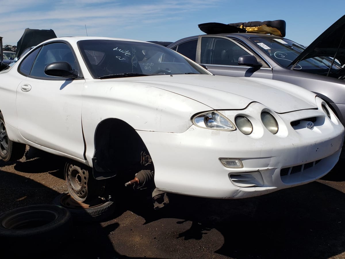 Junkyard Gem 2000 Hyundai Tiburon Autoblog