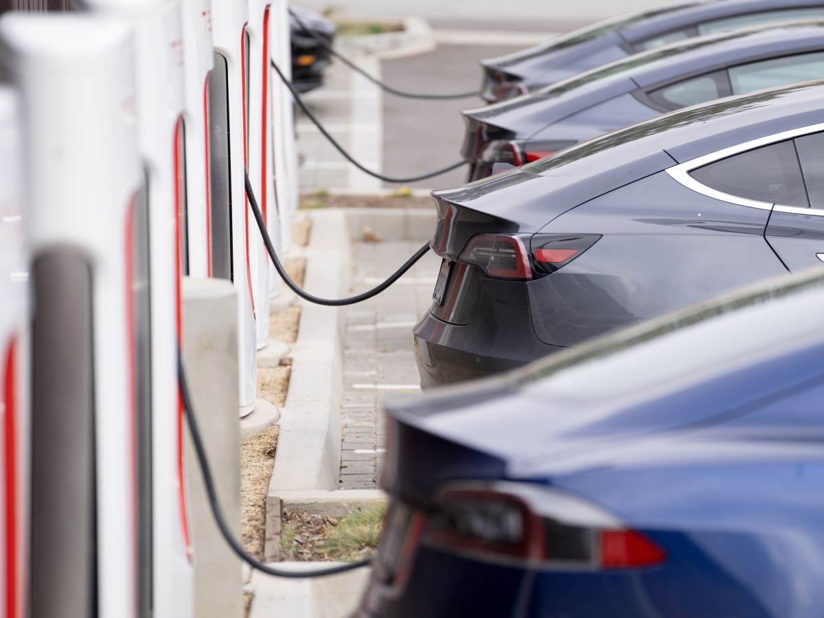 Do you need to pay to charge a tesla 2025