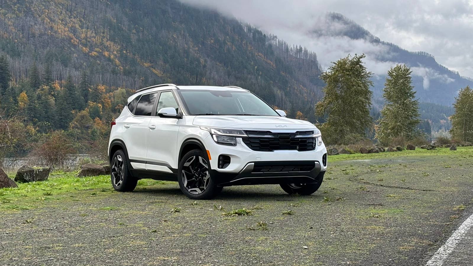 2025 Kia Seltos Review: Ignore the name, embrace the SUV - Autoblog