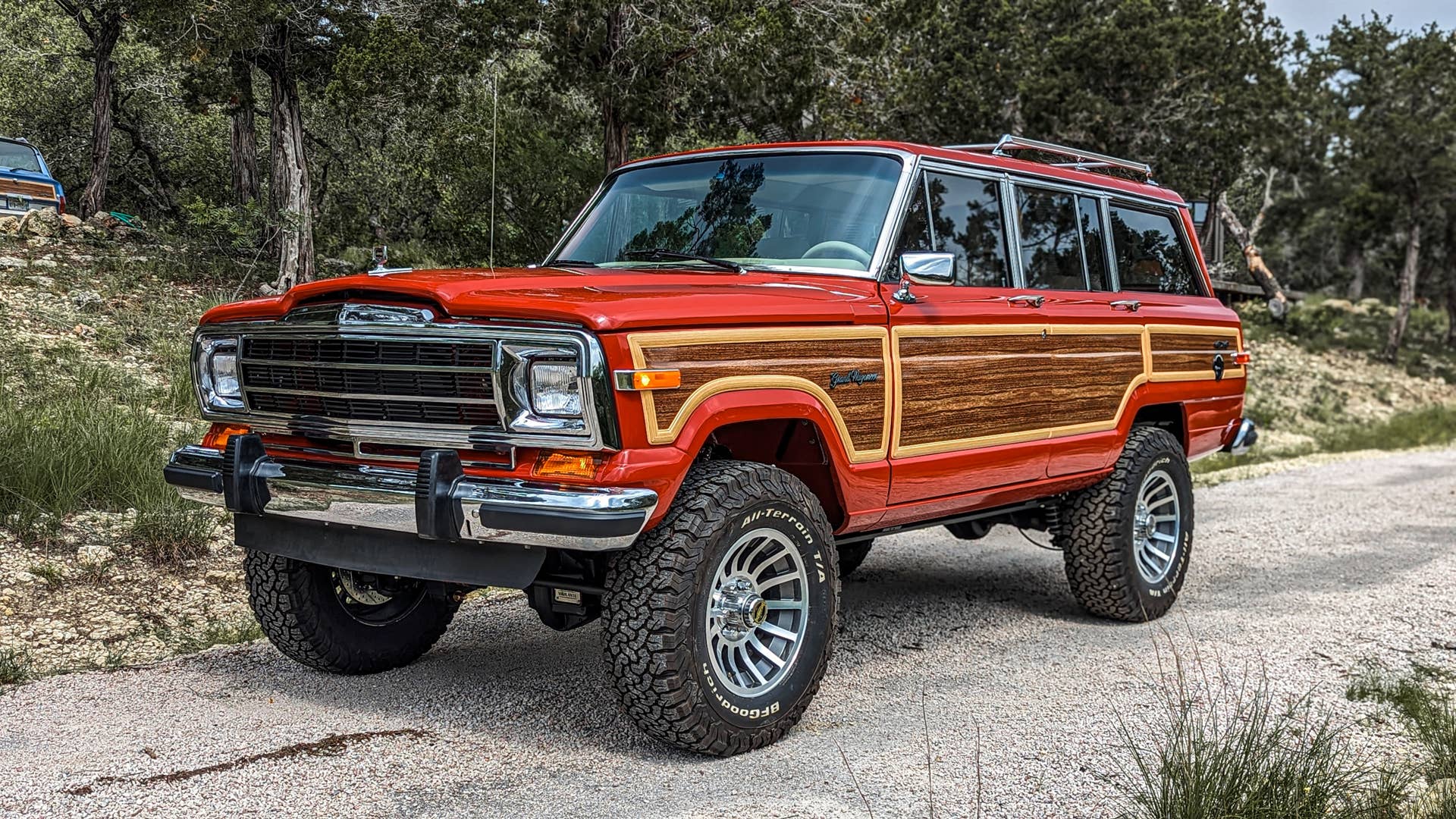 1988 Jeep Grand Wagoneer gets 807-hp Hellcat V8 and supercar-like