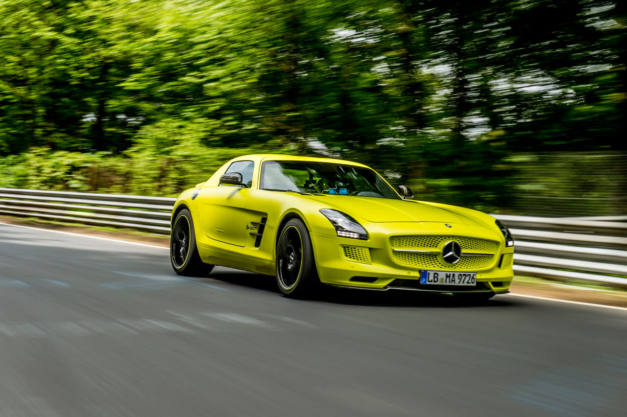 Mercedes-Benz SLS AMG イミテートレーシング Forgot to post this last night but here's my new SLS AMG : r