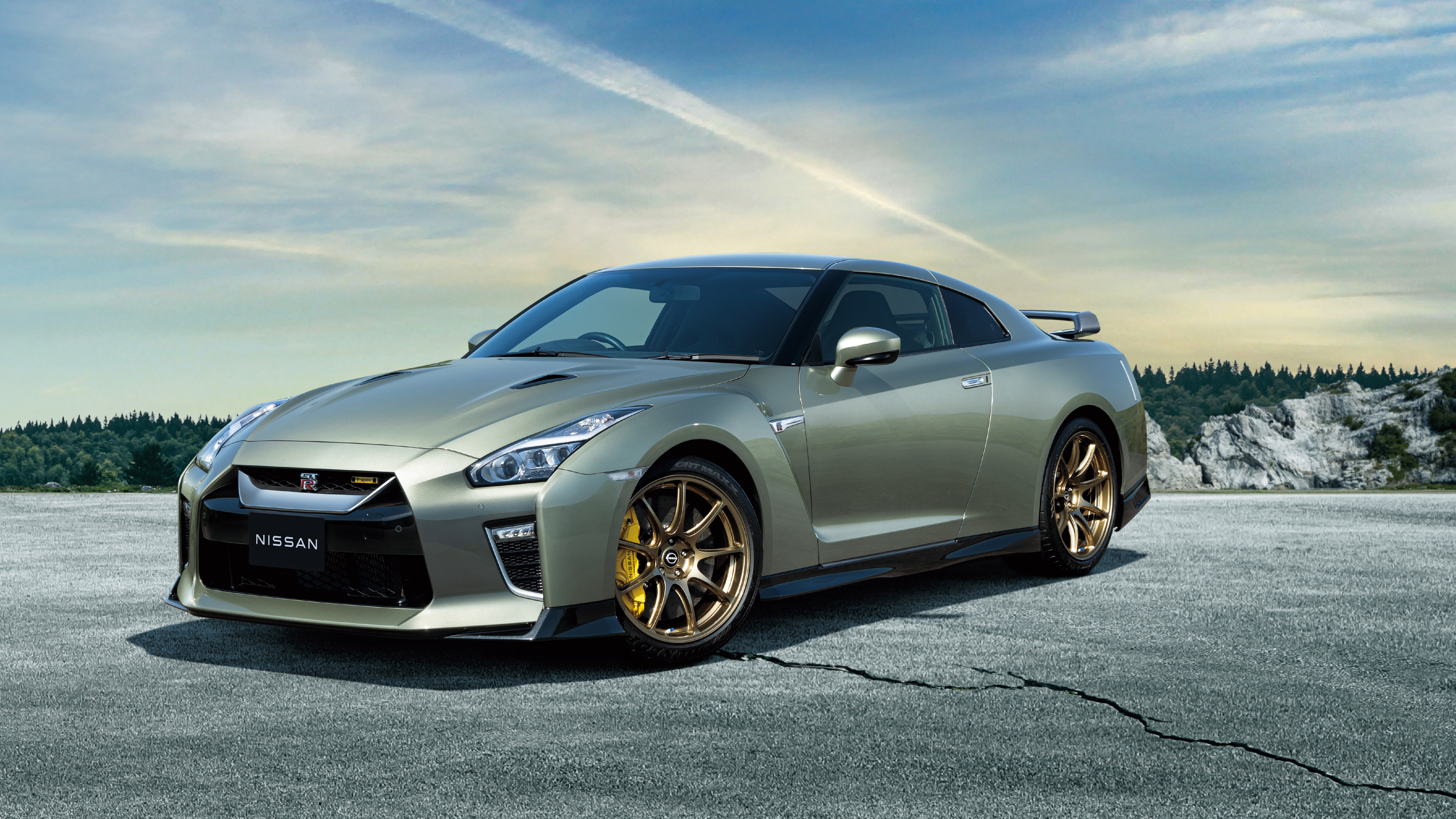 NISSAN　GT-R(R35) Nissan GT-R T-spec comes with a Godzilla green interior - Autoblog