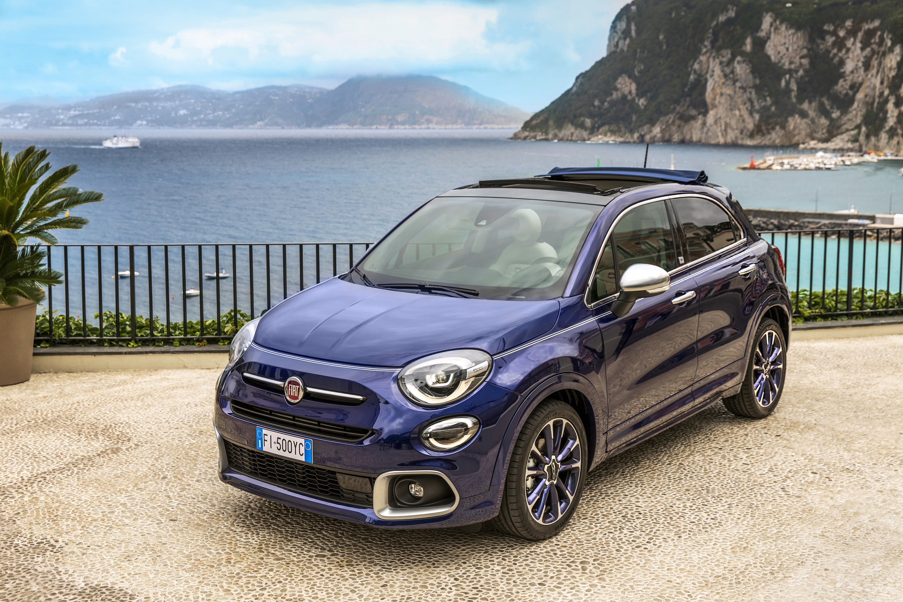 2022-fiat-500x-yacht-club-