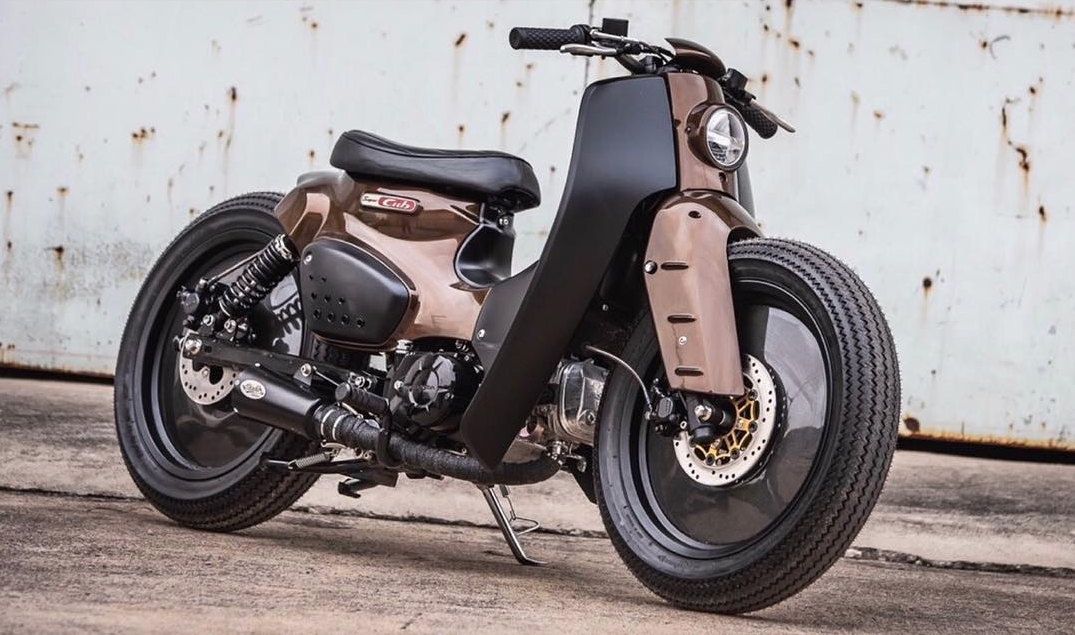 ◎HONDA SUPER CUB カスタム50 Honda Super Cub gets tuned into a super-cool cafe racer - Autoblog