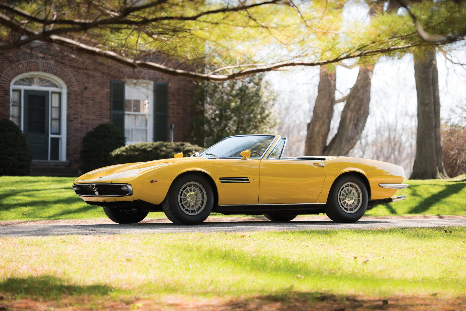 Maserati Ghibli Spyder 1970 Jaune – Modèle Réduit 1/18 KK Scale – Jantes à Rayons – Précommande