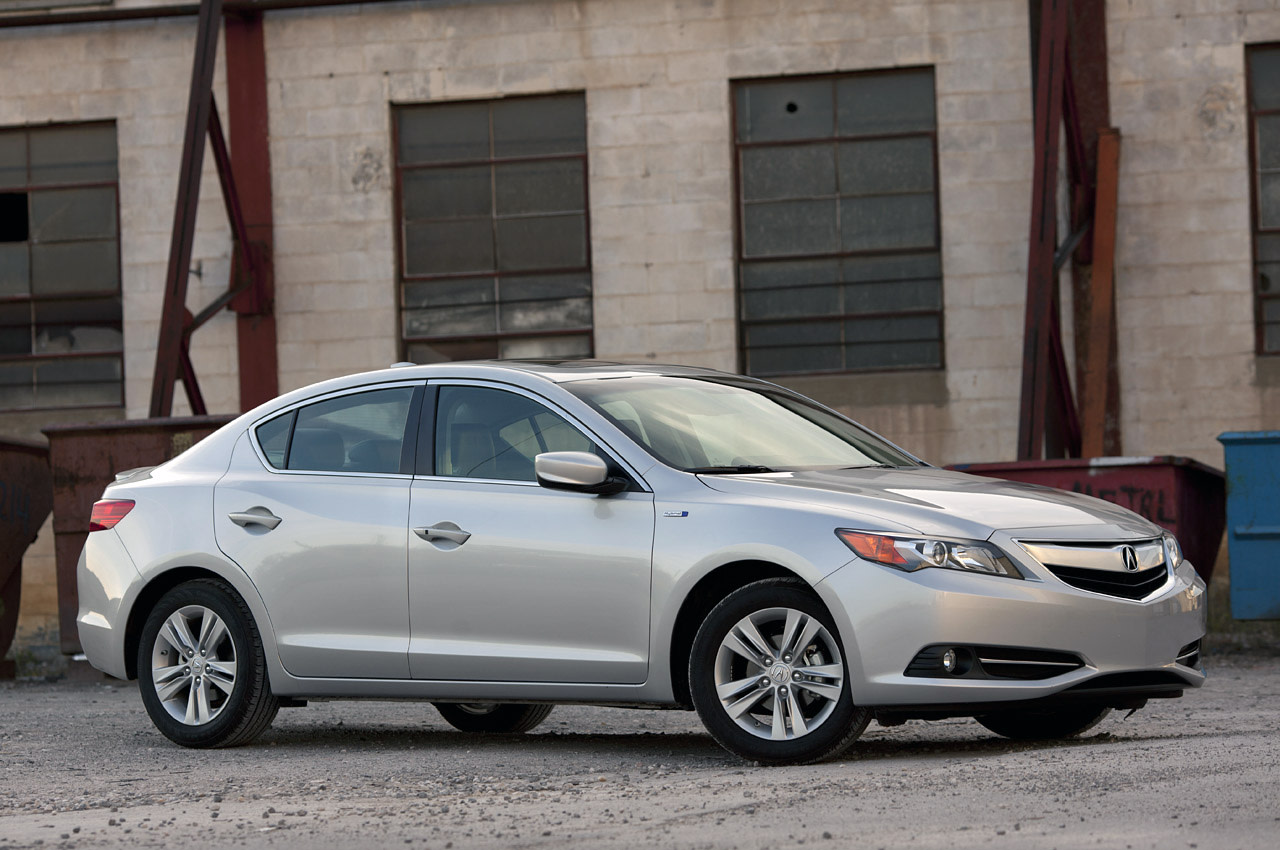 あいら 01-2013-acura-ilx-hybrid-