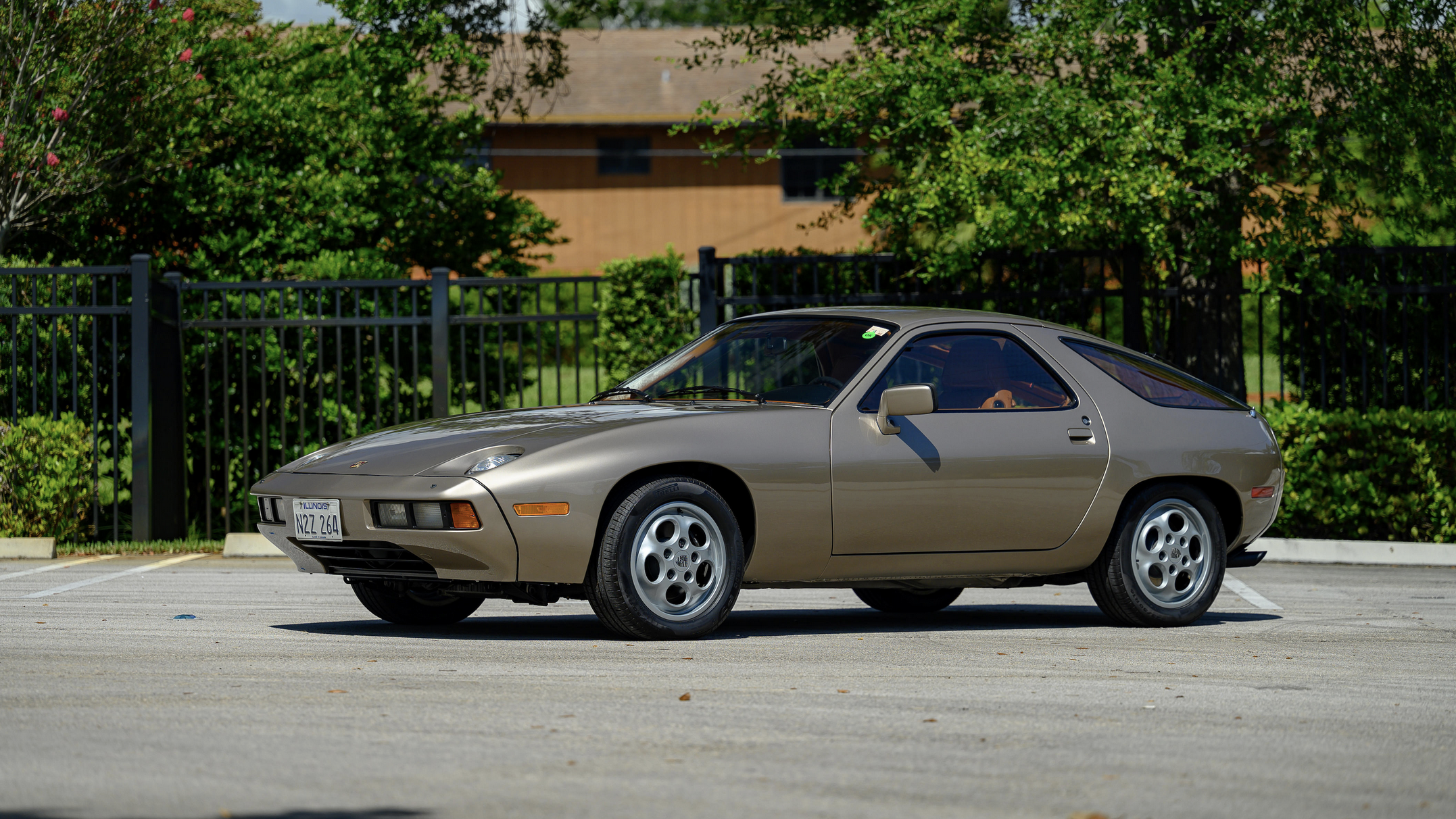 Porsche 928 from 'Risky Business' up for auction, expected
