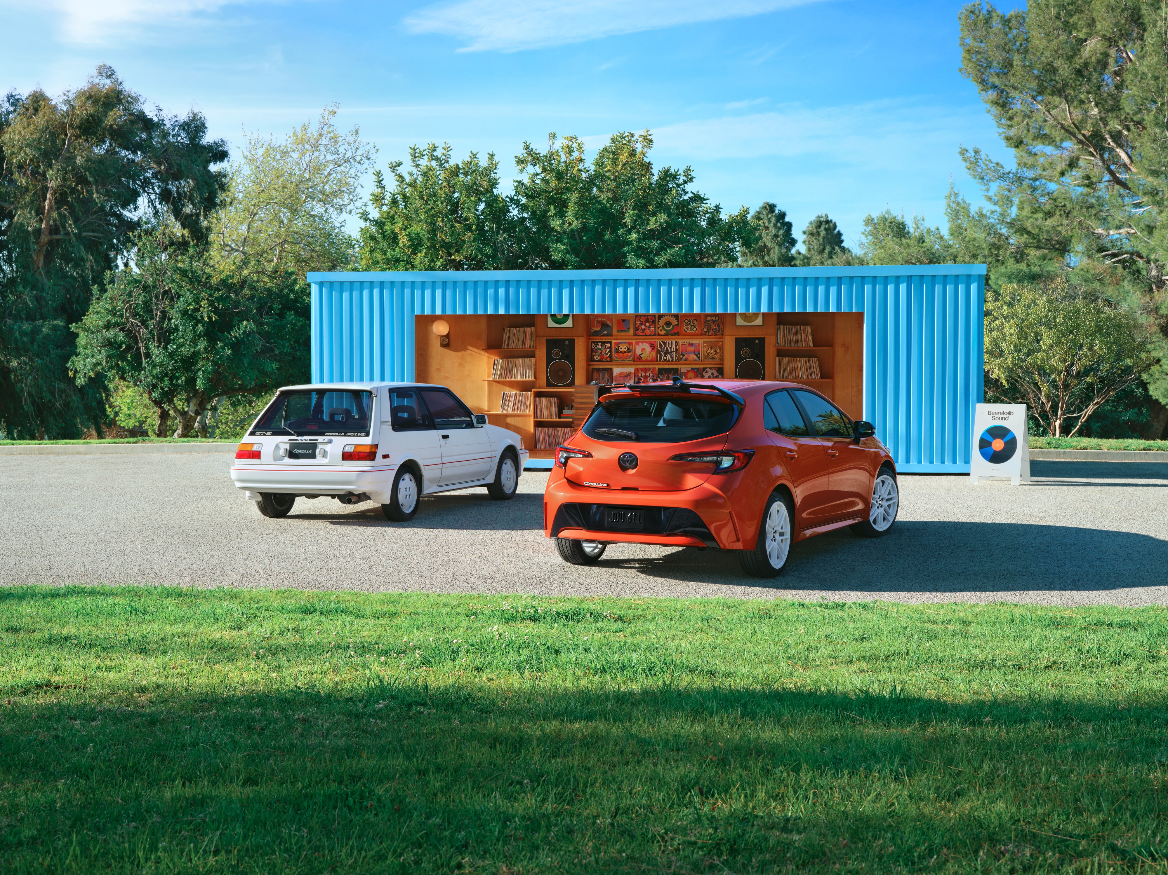 Toyota는 빈티지에서 영감을 얻은 Corolla Hatchback EG를 공개합니다
