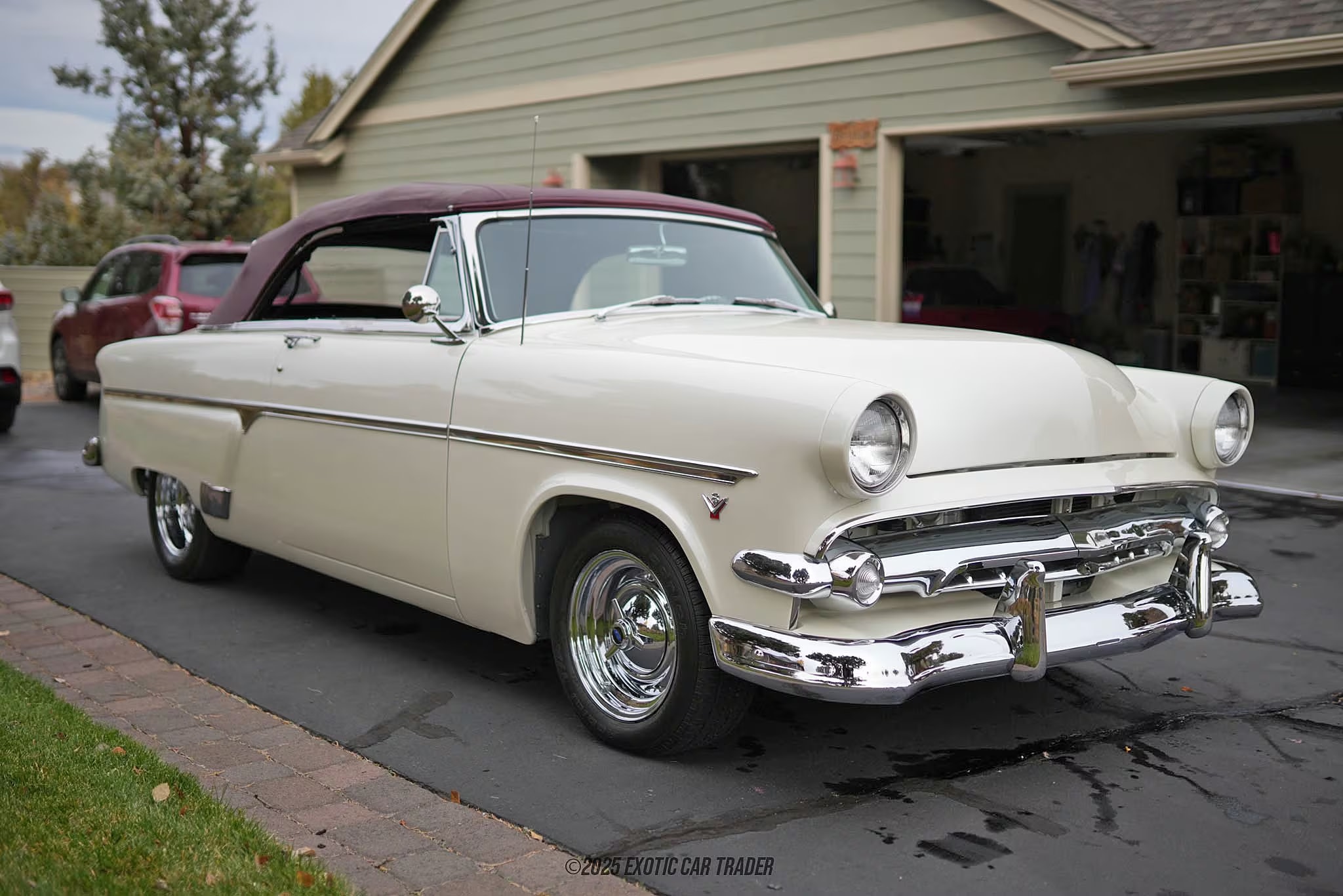 1954-ford-crestline-hero.jpeg